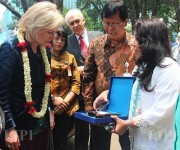 Kunjungan Putri Astrid dari Kerajaan Belgia ke Kebun Raya Bogor LIPI